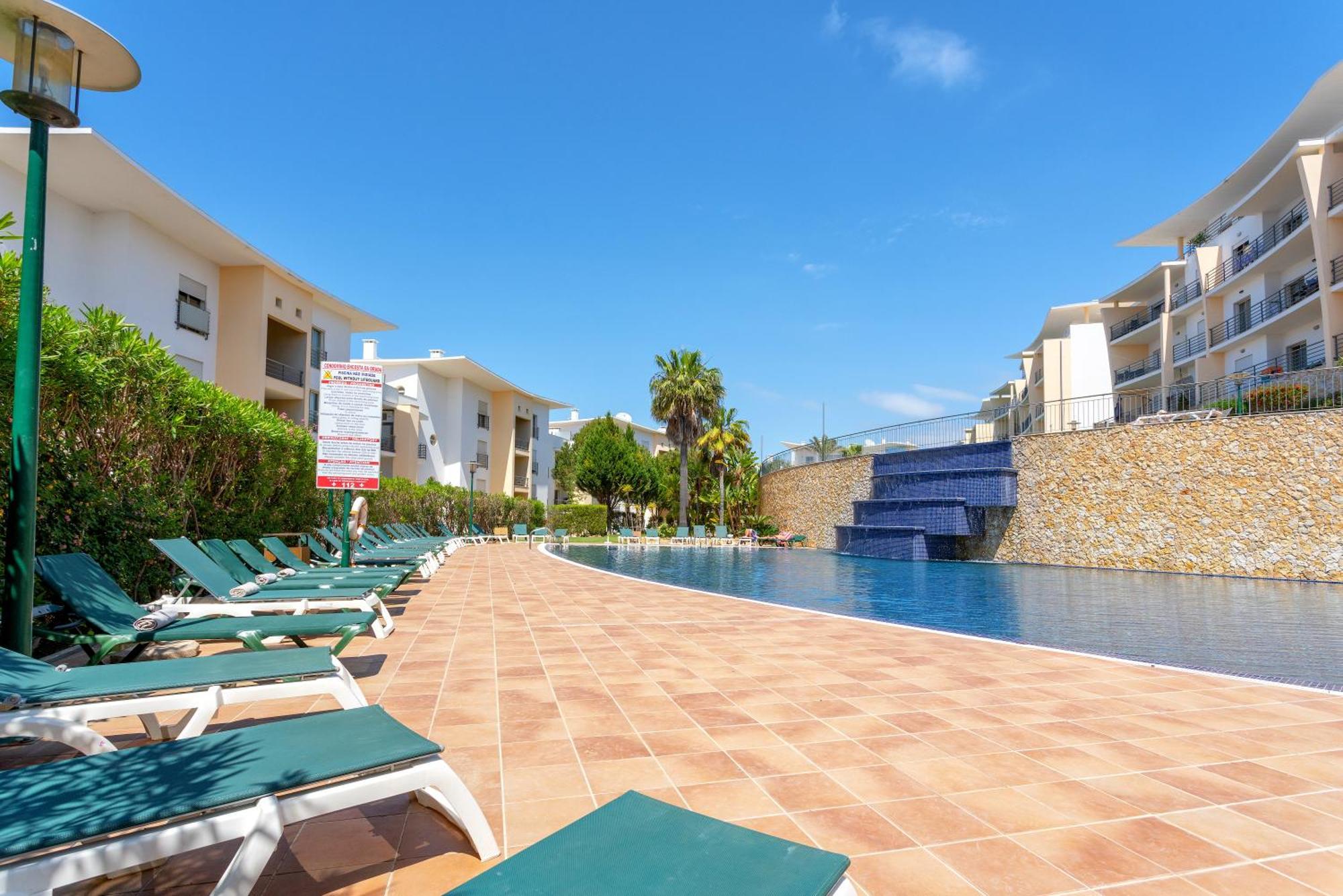 Bnb Homes Ocean View Apartment With Huge Sunny Terrace, 2 Swimming Pools & Tennis Court Albufeira Exterior foto